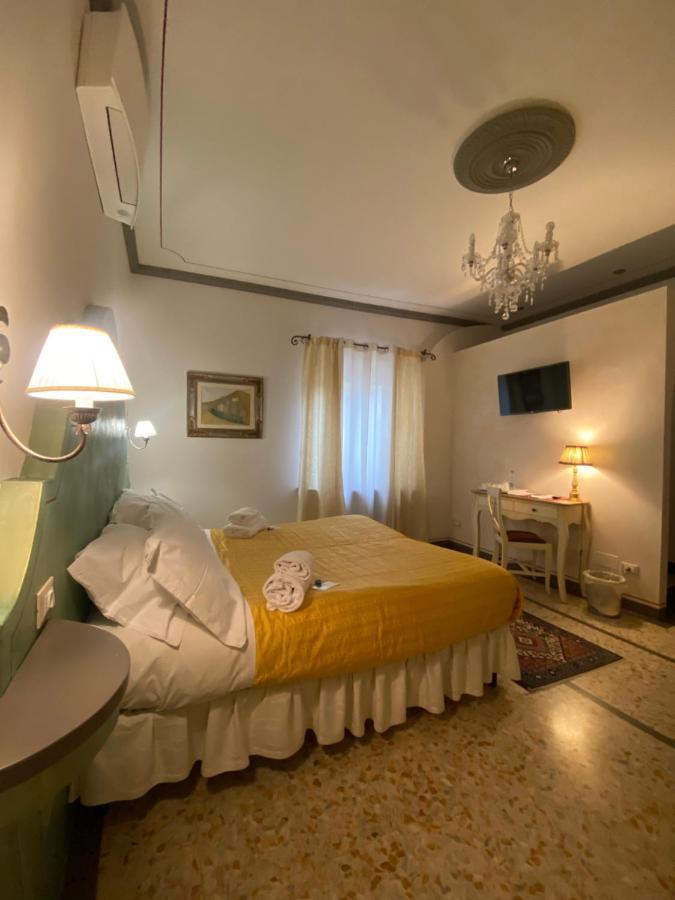 Palazzo Mari Suite & Rooms B&B Montevarchi Eksteriør bilde