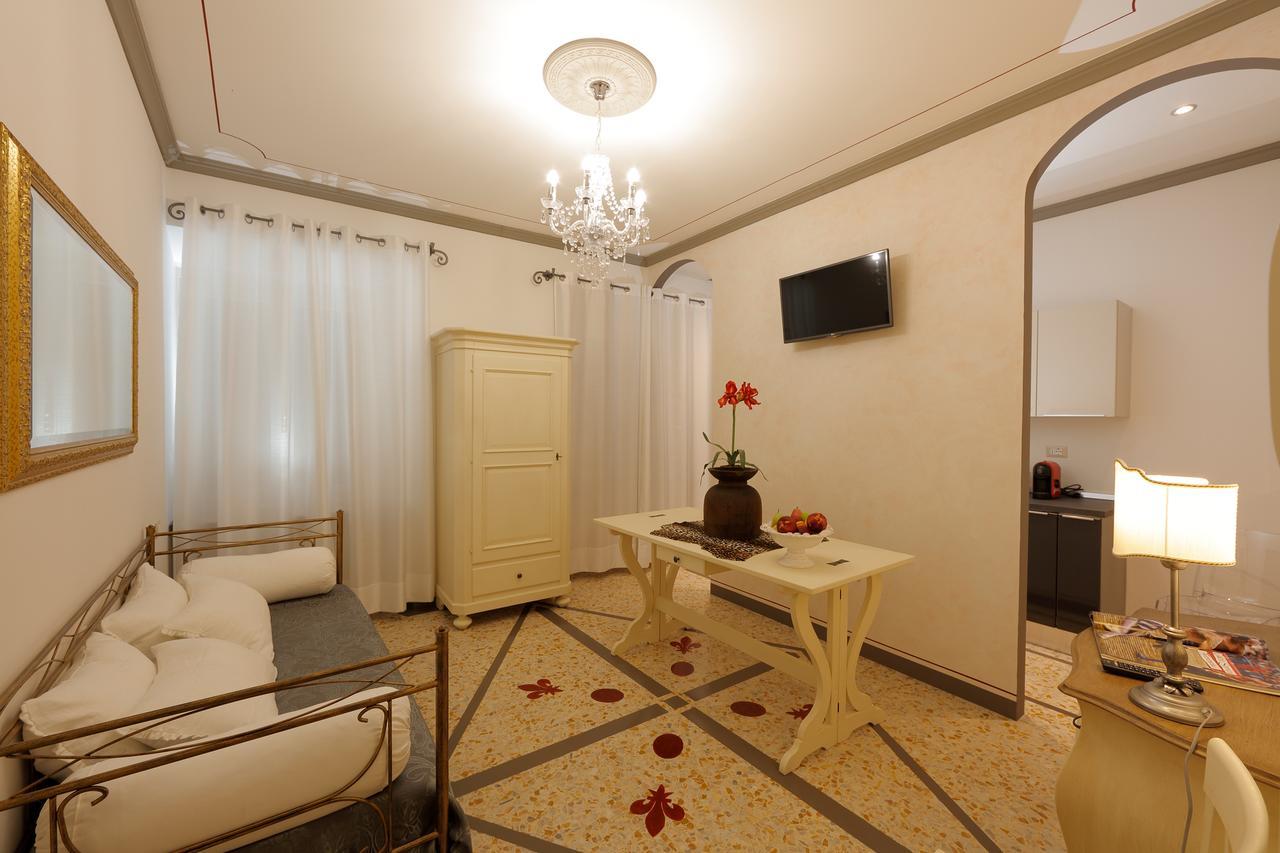 Palazzo Mari Suite & Rooms B&B Montevarchi Eksteriør bilde